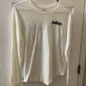 white hollister t shirt
